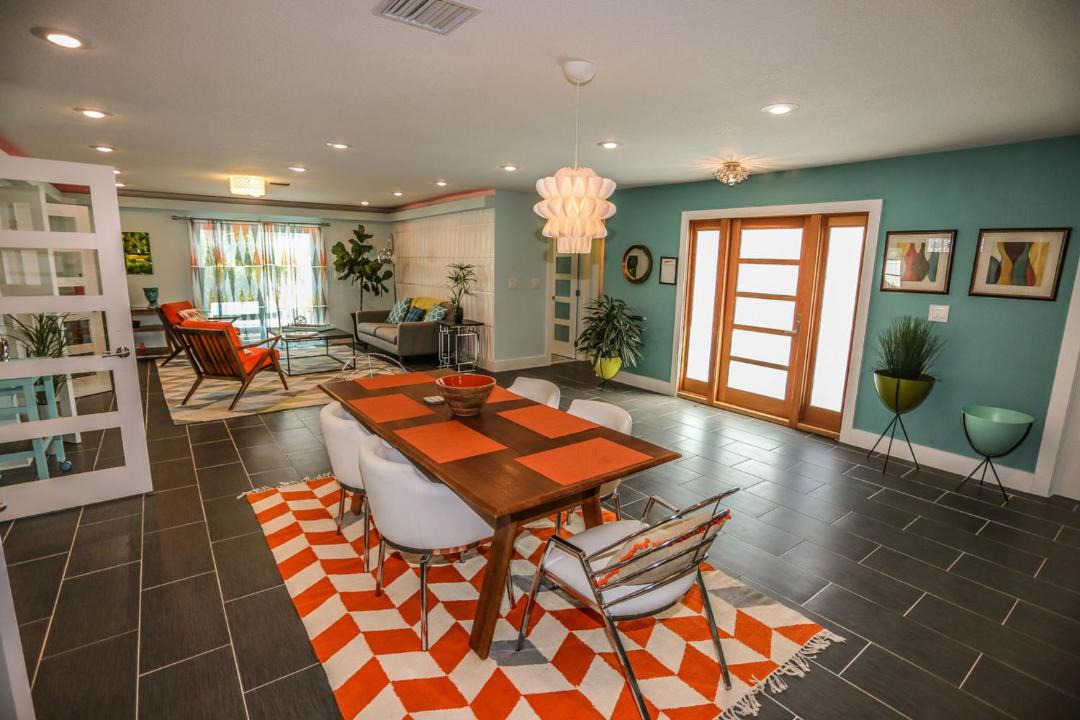 Photo of Livingroom in Laguna Shores