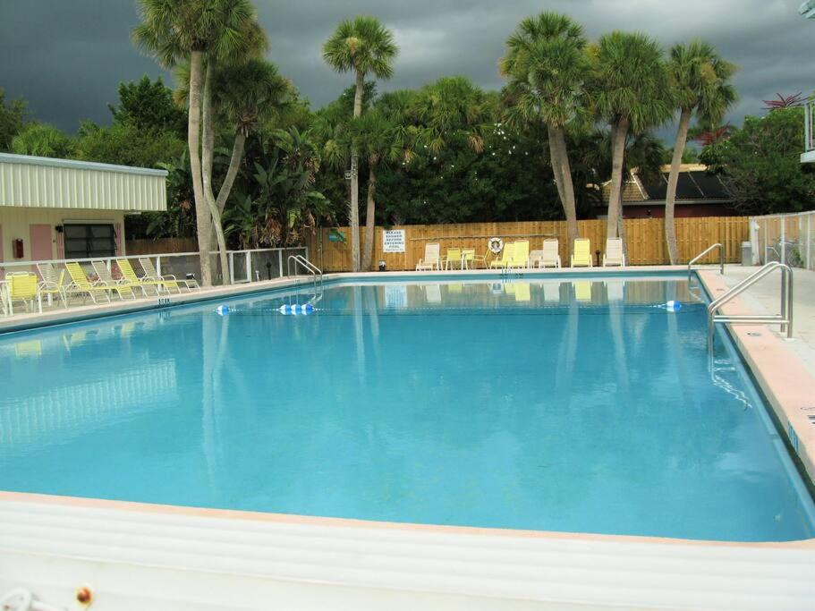 Photo of Outdoor in Golden Beach