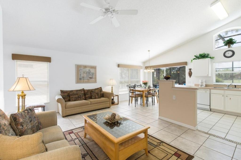 Photo of Livingroom in Haines City