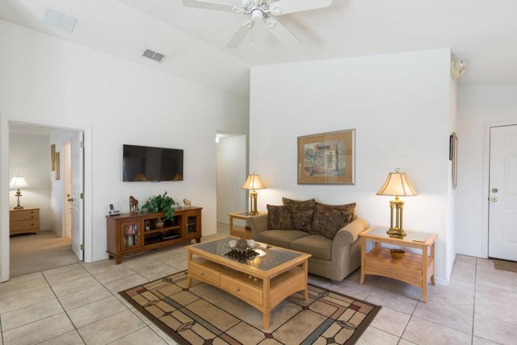 Photo of Livingroom in Haines City