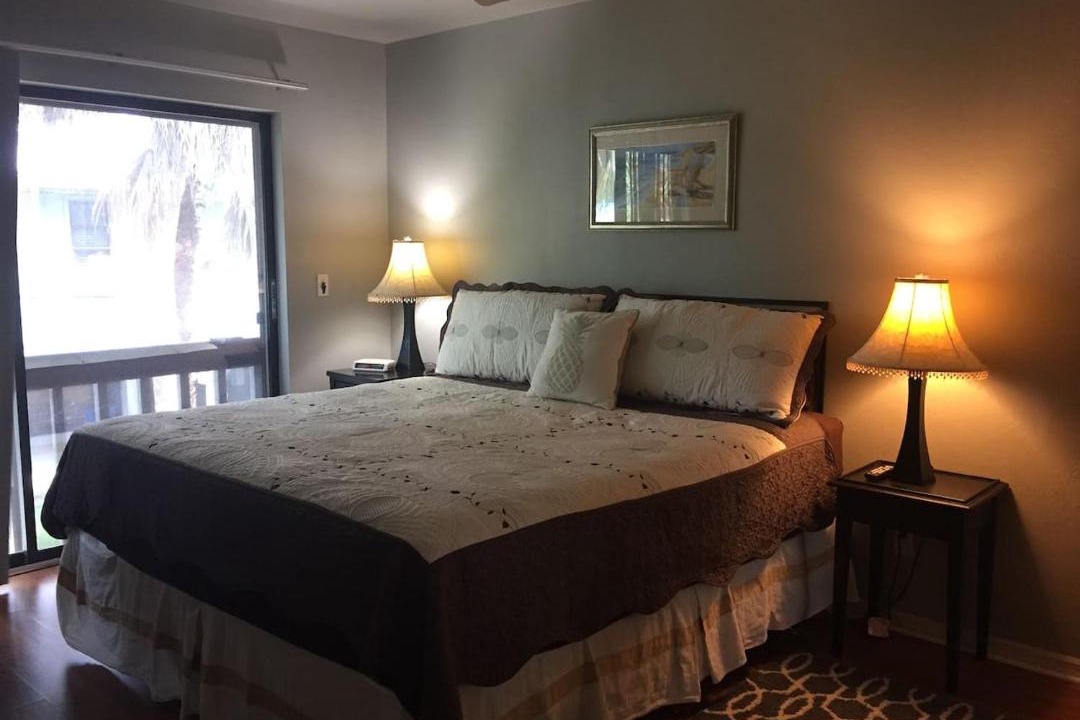 Photo of Bedroom in Mid Island
