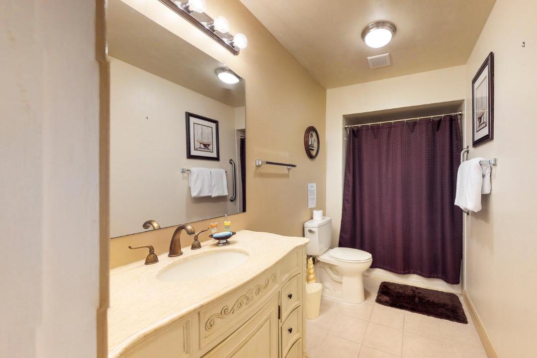 Photo of Bathroom in Marathon