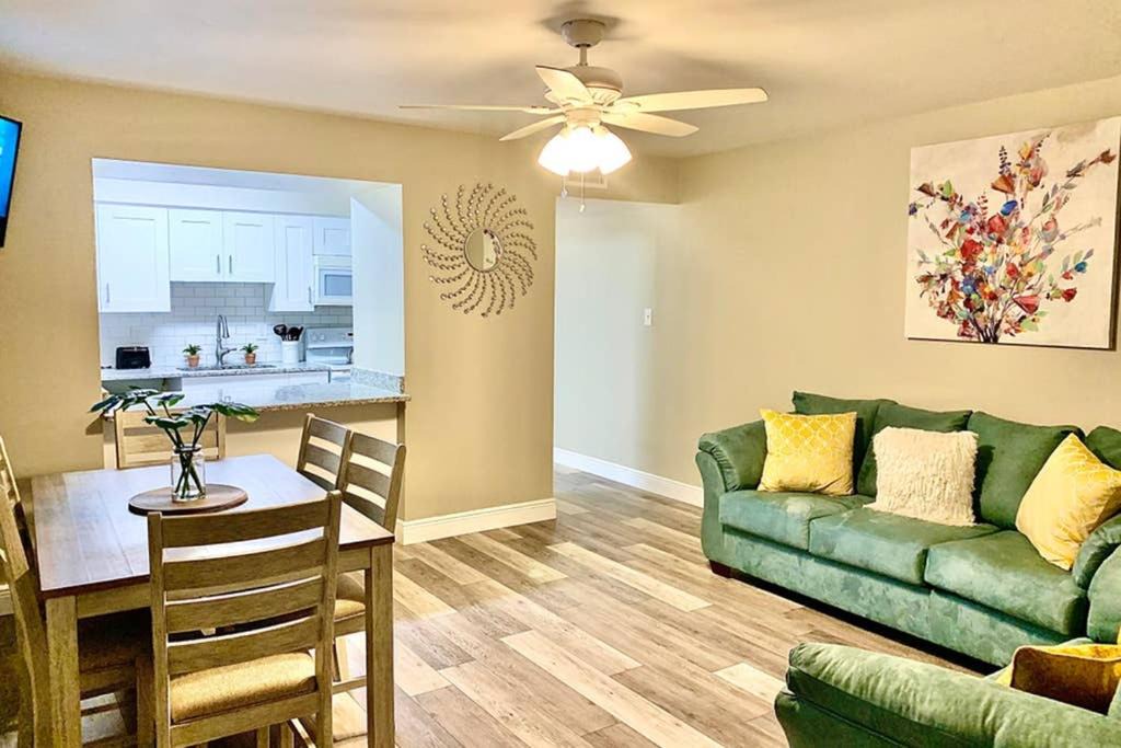 Photo of Livingroom in Davis Islands