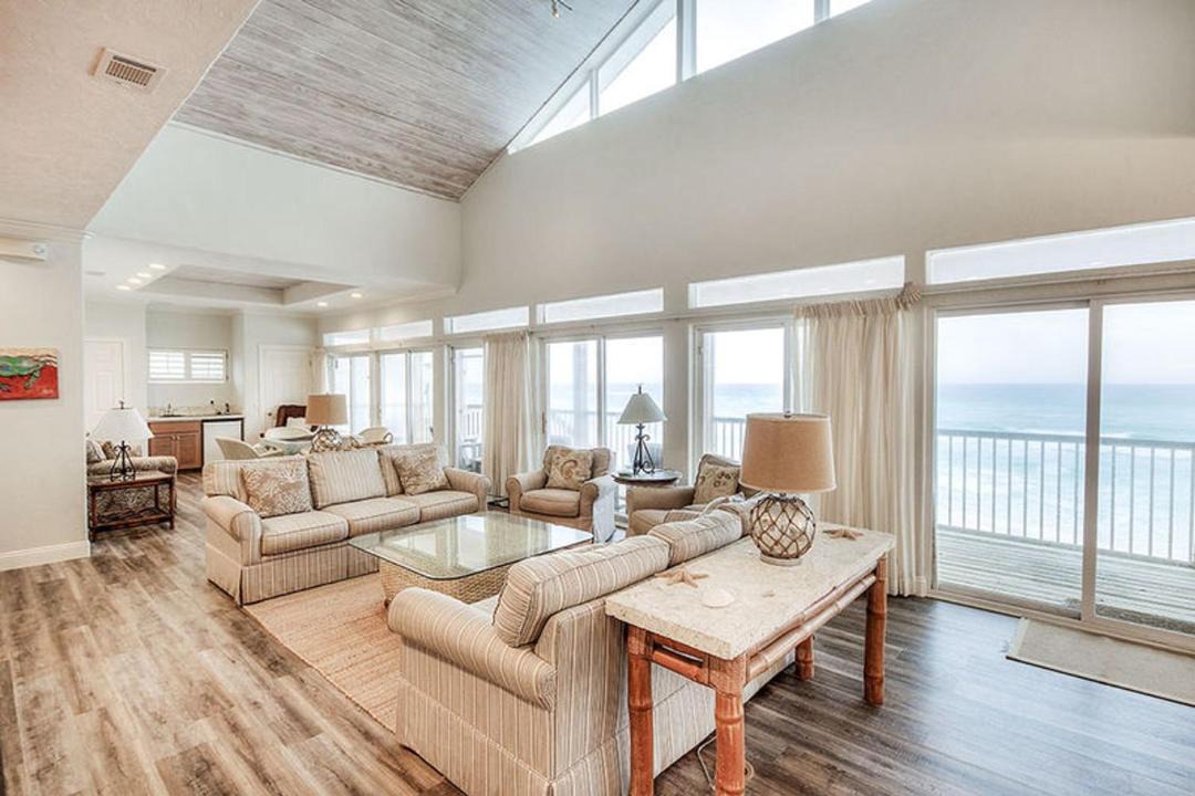 Photo of Livingroom in Dune Allen Beach