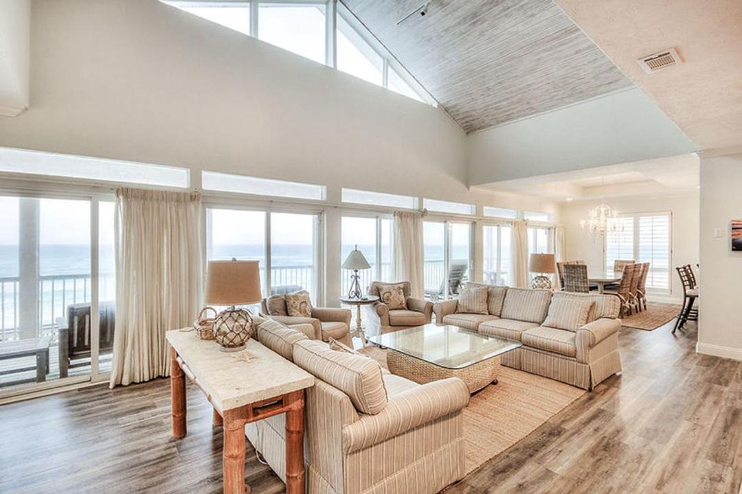 Photo of Livingroom in Dune Allen Beach