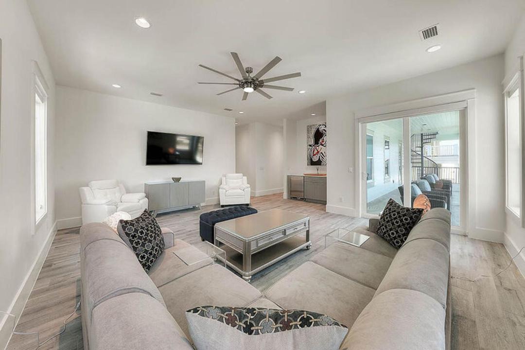 Photo of Livingroom in Dune Allen Beach