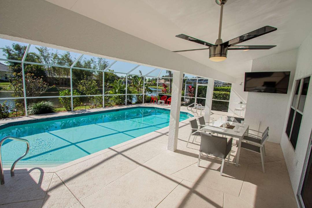 Photo of Patio Balcony in Crown Pointe
