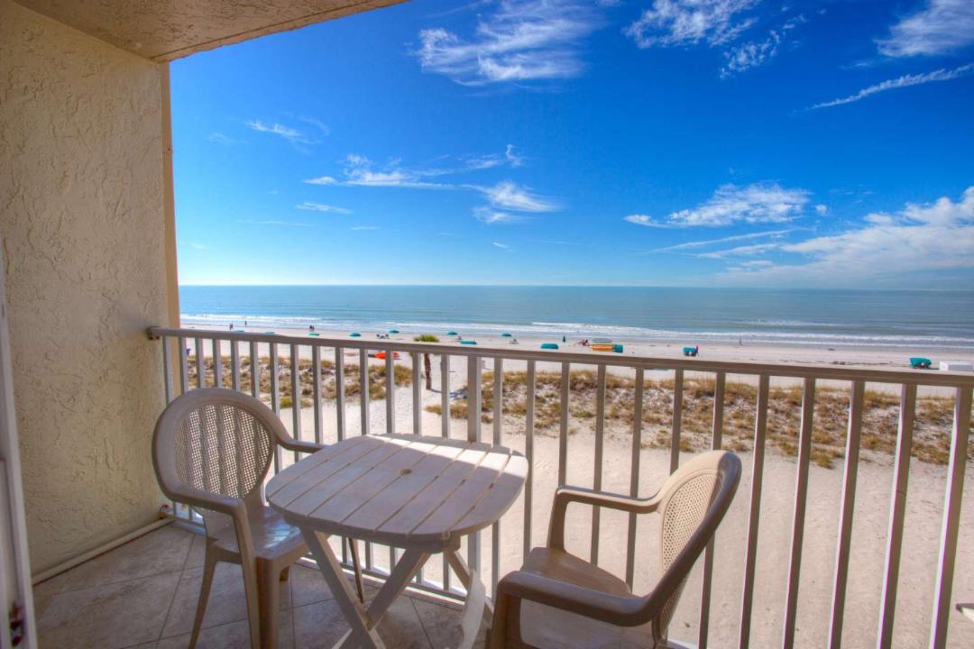 Photo of Patio Balcony in Treasure Island