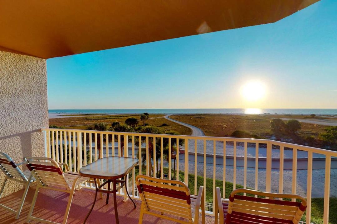 Photo of Patio Balcony in Treasure Island