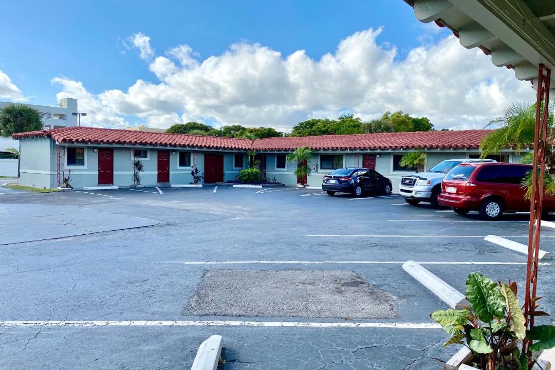 Photo of Buildings in Poinciana Park