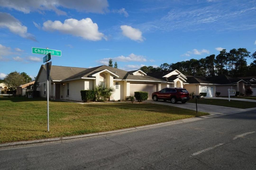 Photo of Buildings in Windward Cay