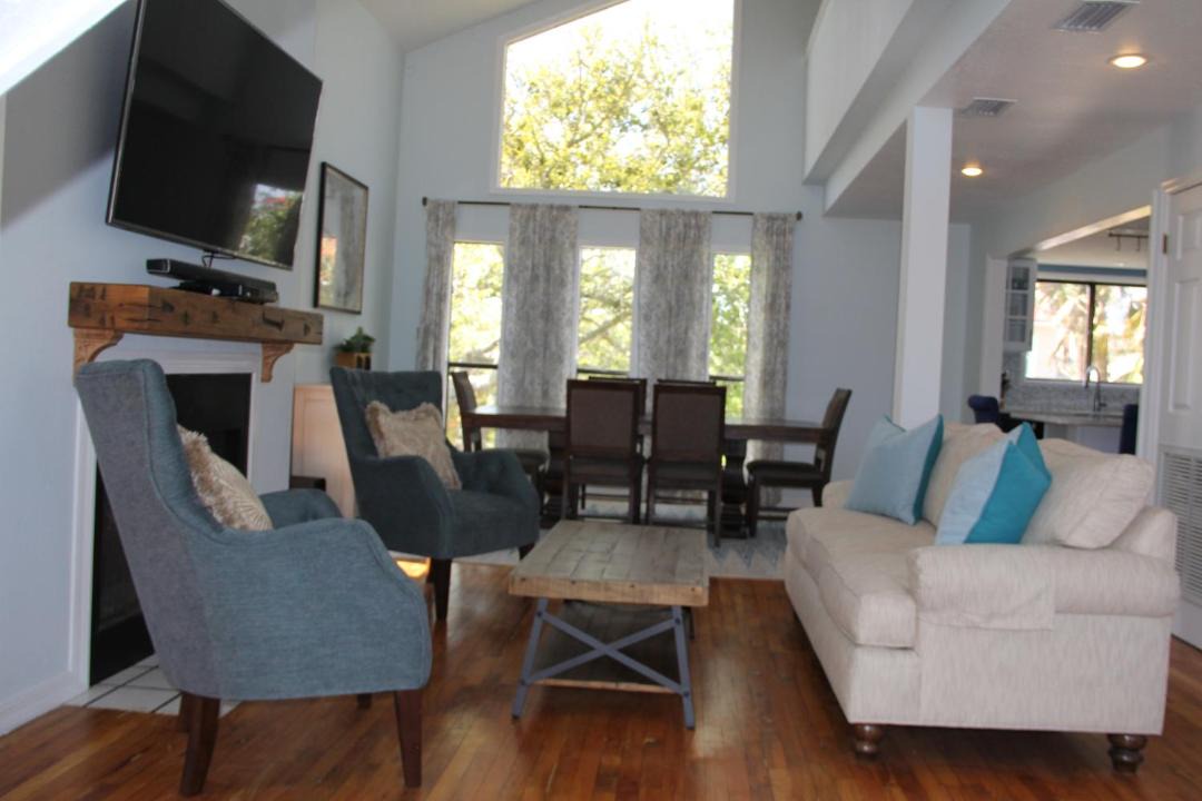 Photo of Livingroom in New Smyrna Beach