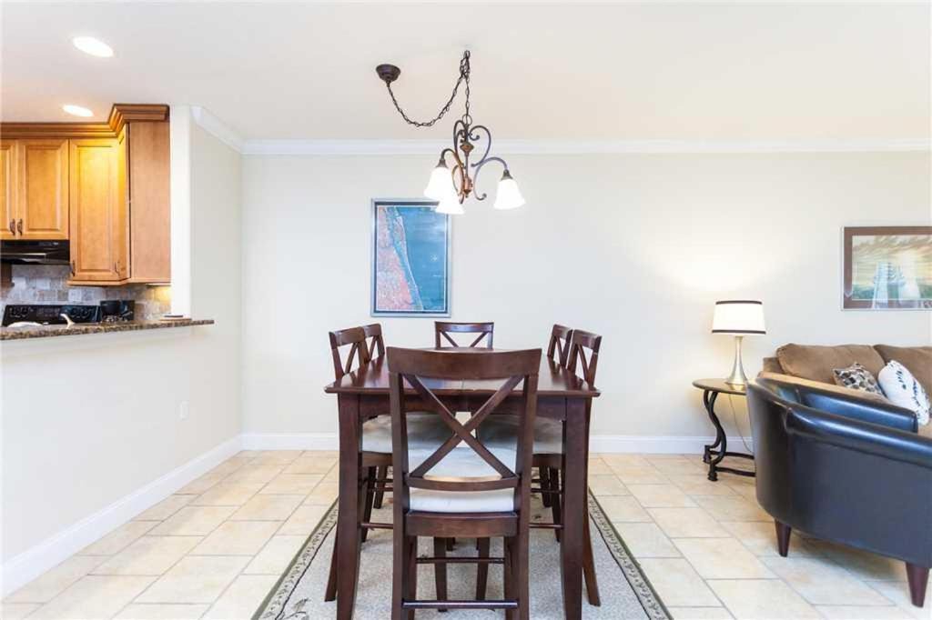 Photo of Livingroom in Ocean Reef
