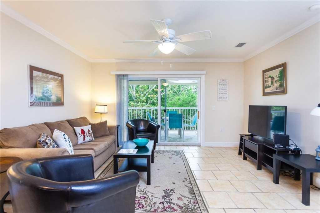 Photo of Livingroom in Ocean Reef