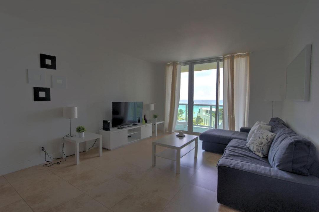 Photo of Livingroom in Hollywood South Central Beach