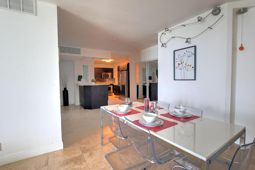 Photo of Livingroom in Hollywood South Central Beach