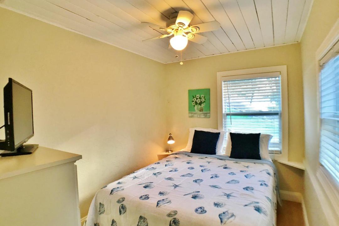 Photo of Bedroom in Bradenton Beach