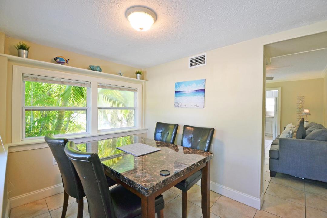 Photo of Livingroom in Bradenton Beach