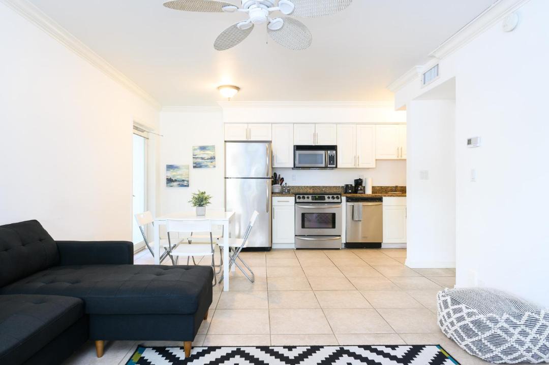 Photo of Livingroom in Hendricks and Venice Isles