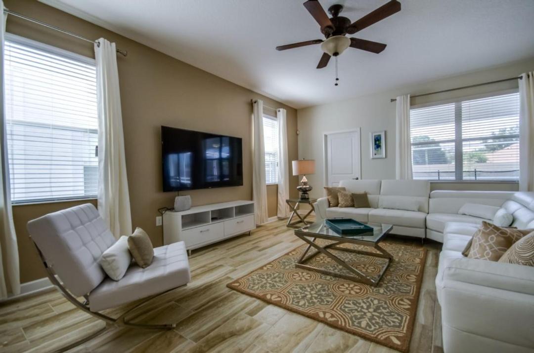 Photo of Livingroom in Davenport