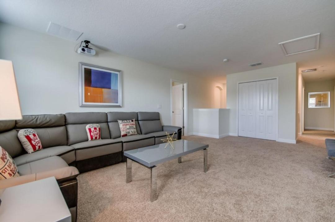 Photo of Livingroom in Davenport