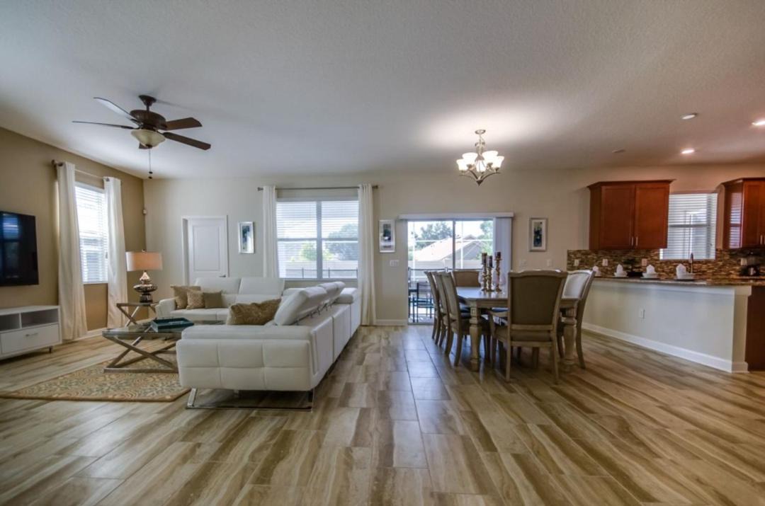Photo of Livingroom in Davenport