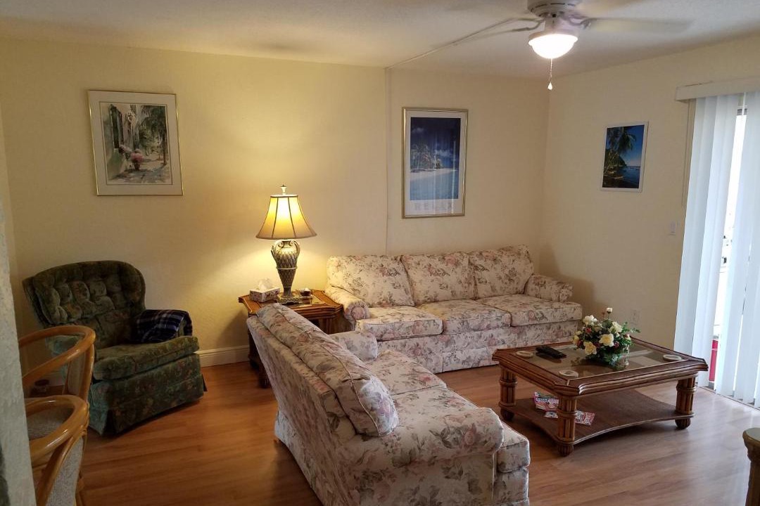 Photo of Livingroom in Gulf Gate Estates