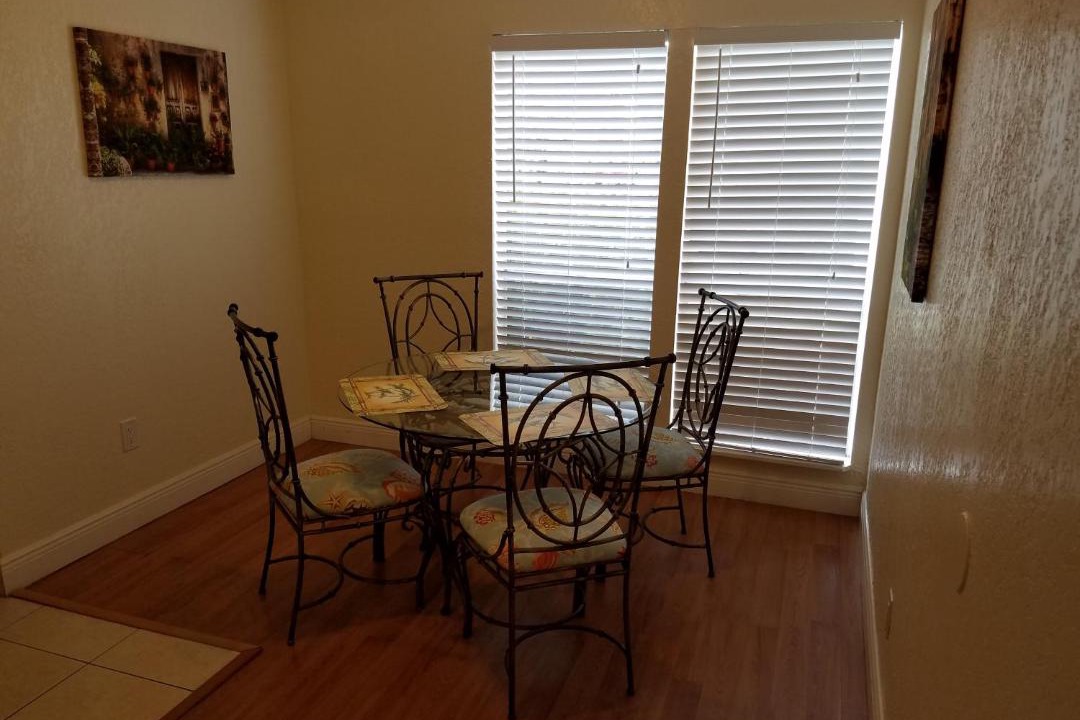 Photo of Livingroom in Gulf Gate Estates