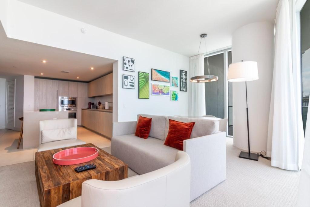 Photo of Livingroom in Hollywood South Central Beach