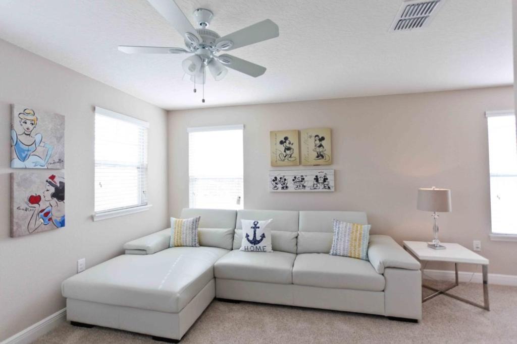 Photo of Livingroom in Loughman