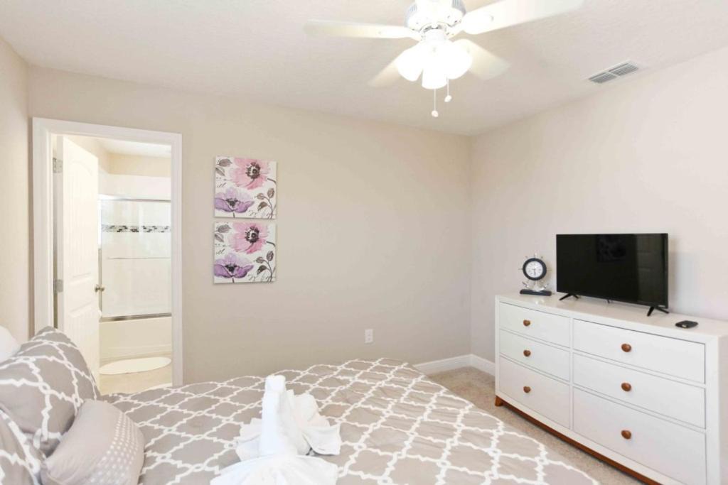 Photo of Bedroom in Loughman