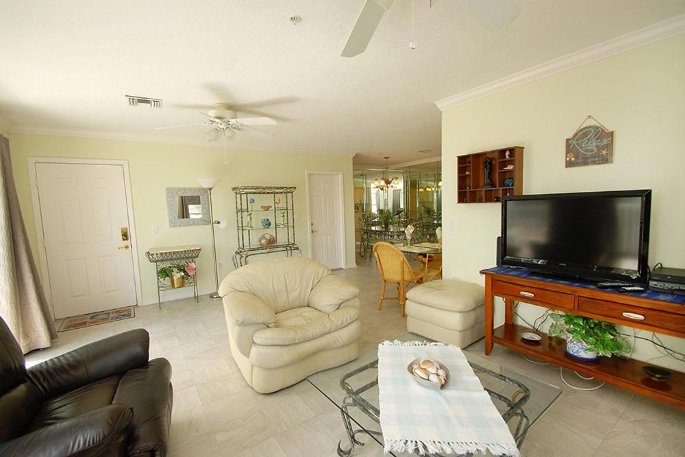 Photo of Livingroom in Holmes Beach