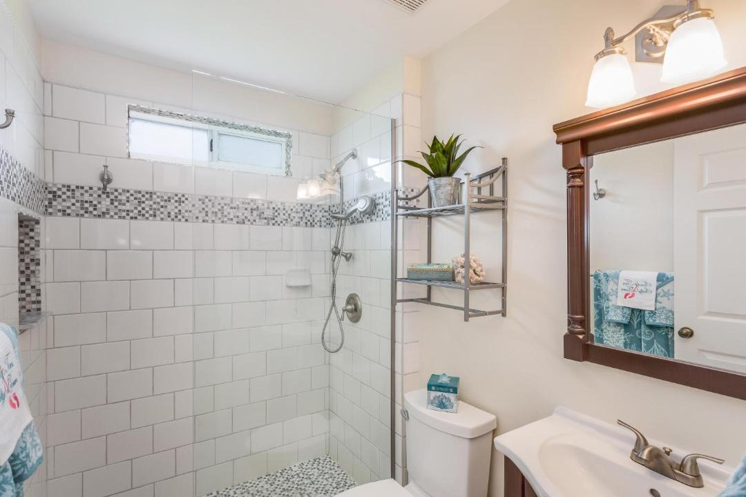 Photo of Bathroom in Beachwalk Isles