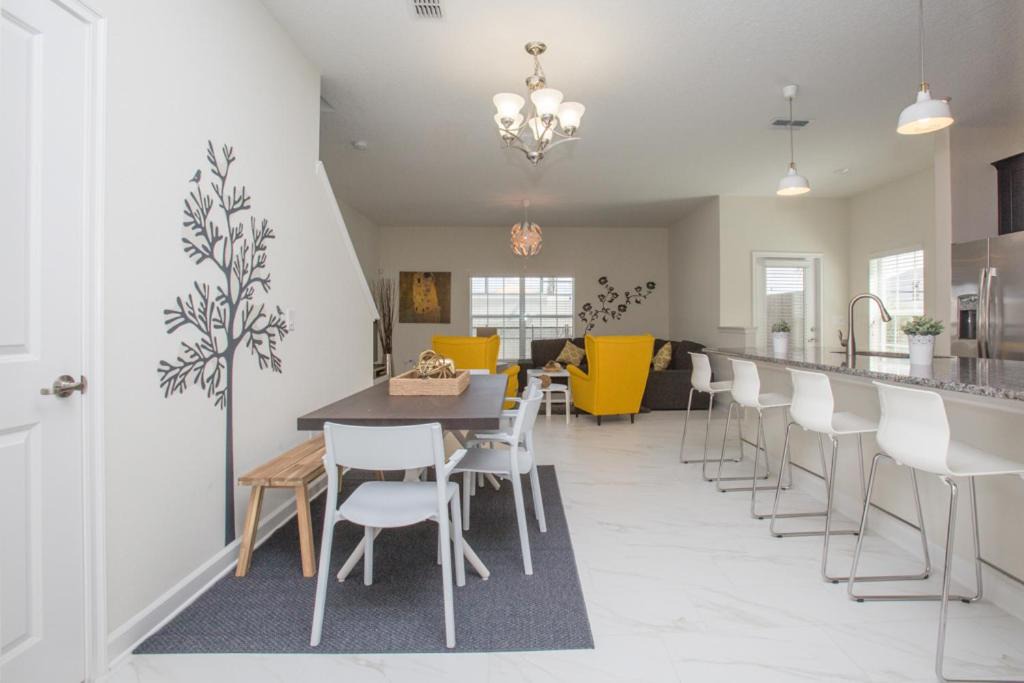 Photo of Livingroom in Davenport