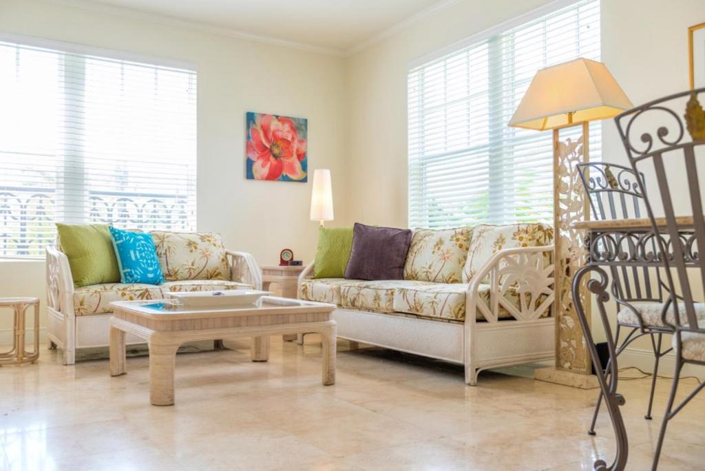 Photo of Livingroom in South Pointe