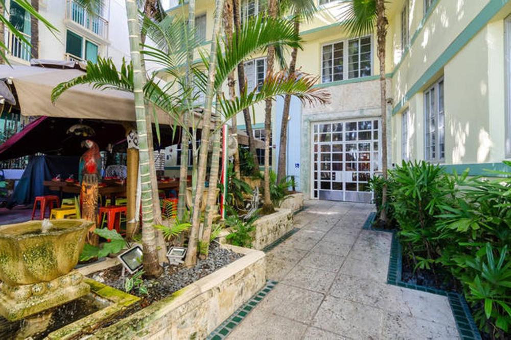 Photo of Patio Balcony in Flamingo/Lummus
