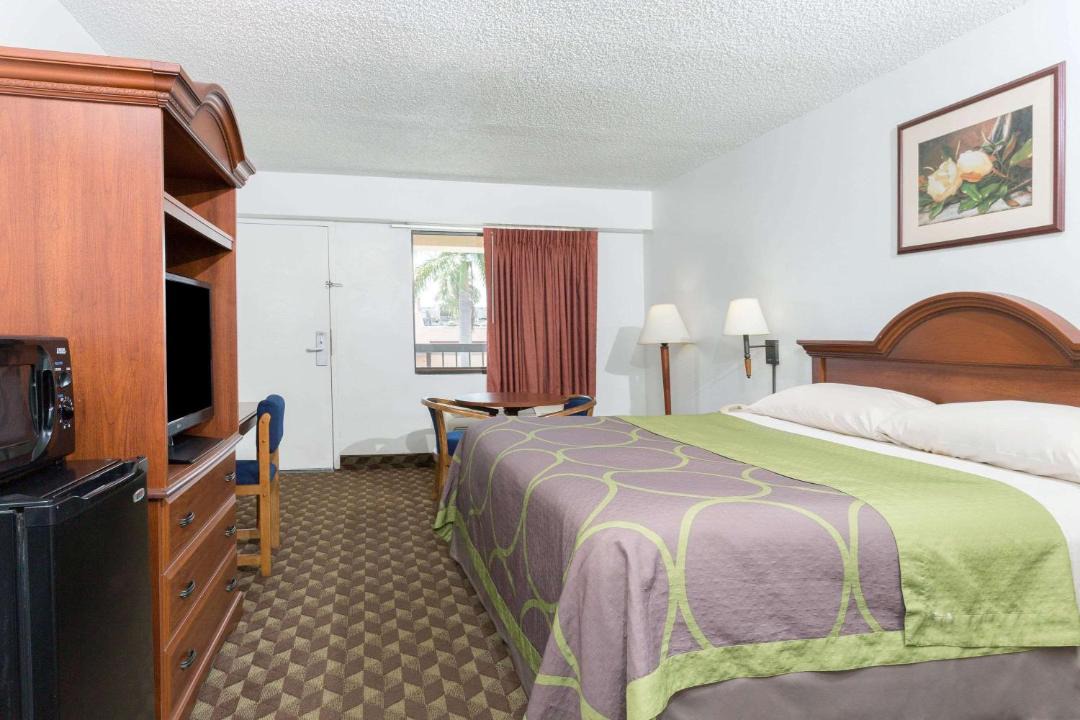 Photo of Bedroom in Riviera Beach