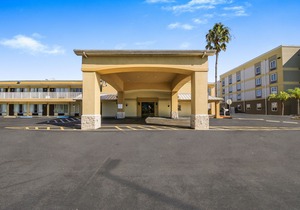 Days Inn by Wyndham Daytona Beach Speedway
