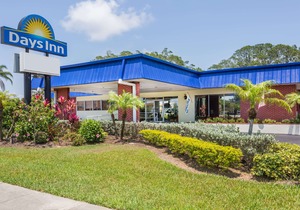 Days Inn by Wyndham Fort Myers Springs Resort