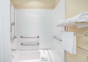 Microtel Inn & Suites by Wyndham Brooksville