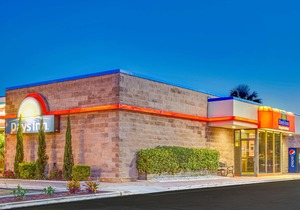 Days Inn by Wyndham Bradenton - Near the Gulf