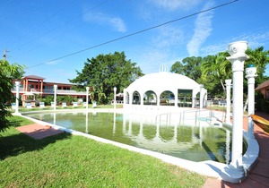Days Inn by Wyndham Fort Myers Springs Resort