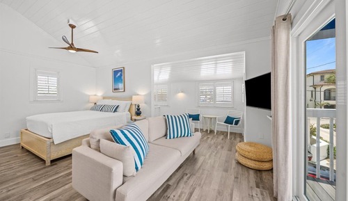 Room, 1 Queen Bed, Kitchen (Sea Loft)