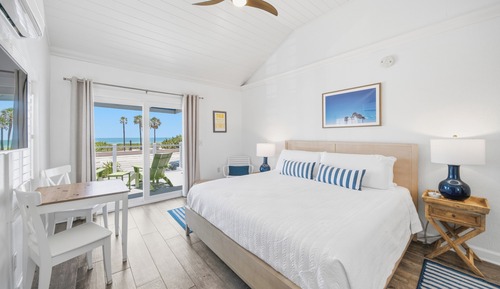 Deluxe Studio (Gulfstream)