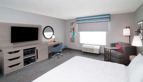 Room, 1 King Bed, Accessible (Mobility & Hearing, Roll-in Shower)