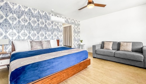 Superior Room, Courtyard View, Beachside