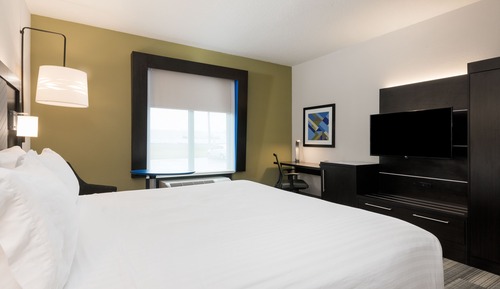 Standard Room, 1 King Bed, Accessible (Communications, Mobil, Roll-In Shower)