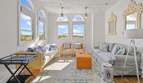 Condo, Tropical Posh Penthouse Studio Suite