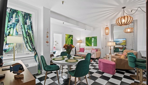 Deluxe Apartment
