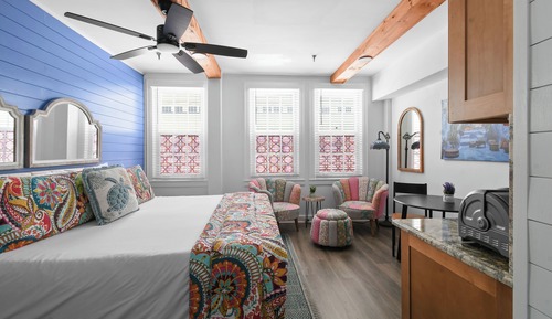 Condo, Tropical Cottage Studio